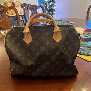 100% authentic Louis Vuitton Speedy 30 - Gently Used Condition